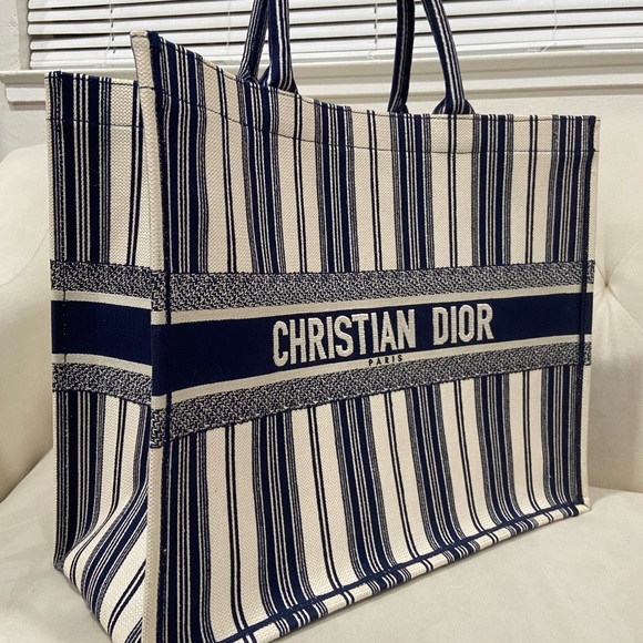 Christian Dior Stripes Book Large Tote Bag - Picture 3 of 16